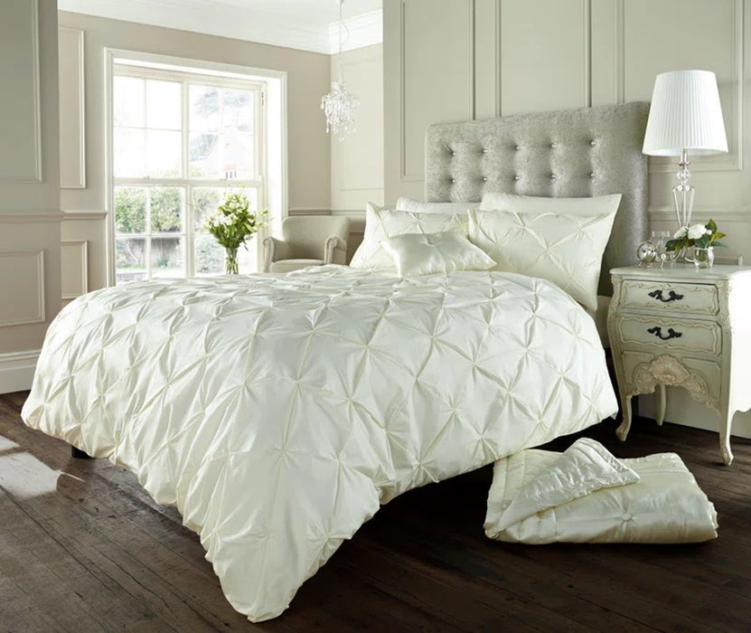 Solid Colour Duvet Cover Set with Pillowcases - Soft Cotton-Polyester Blend