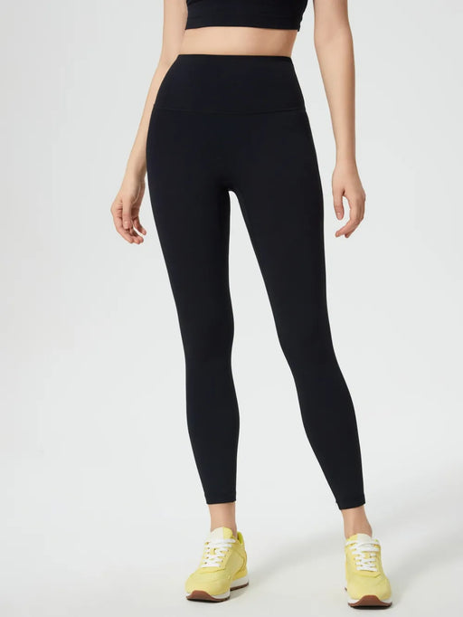 Highly stretchy active leggings with a wide waistband for added support, perfect for workouts and casual wear.