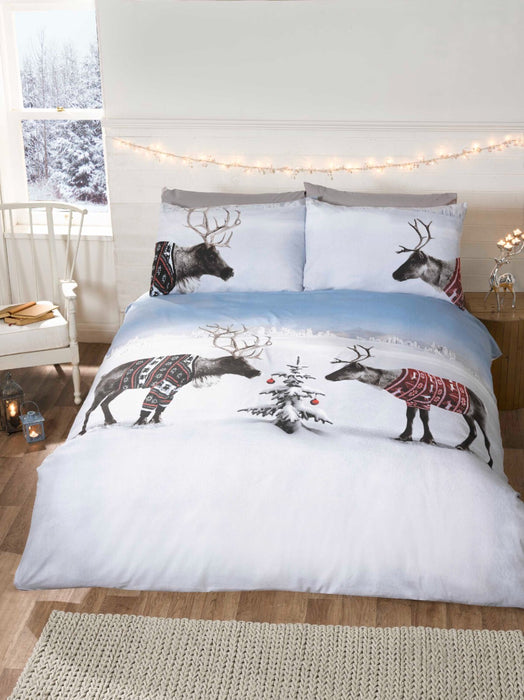 CHRISTMAS Duvet Cover Set - King Bed Size - REINDEERS in JUMPERS - TREE