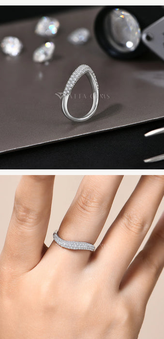 S925 Moissanite Ring – D-Color VVS1 Wavy Band