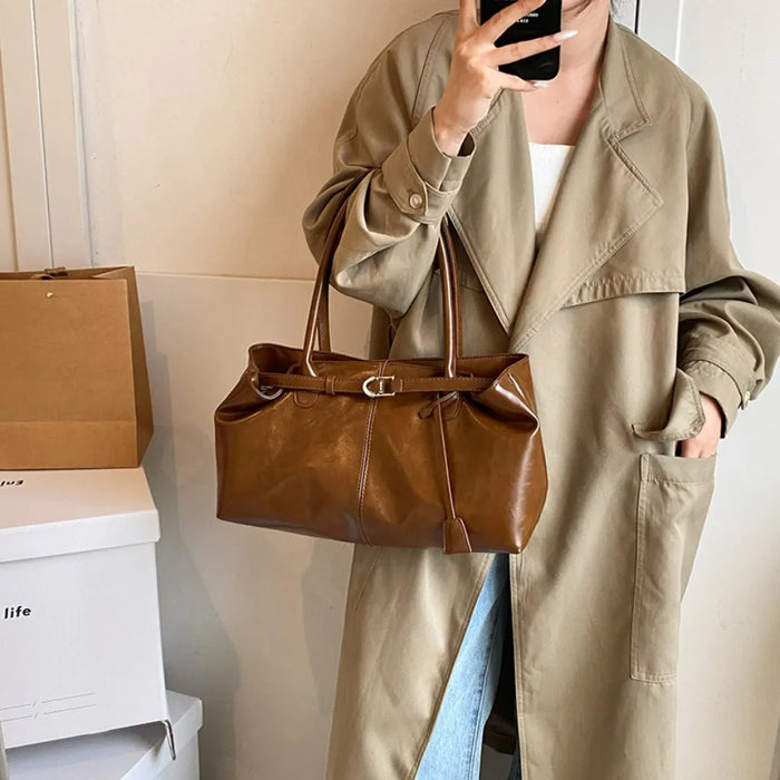 Stylish Vegan Leather Tote Bag with Tassel Detail and Spacious Interior - Samanta Factory