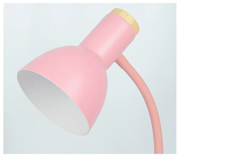 Wooden Desk Lamp – Elegant Design with E27 Socket for Soft, Eye-Friendly Lighting - Samanta Factory