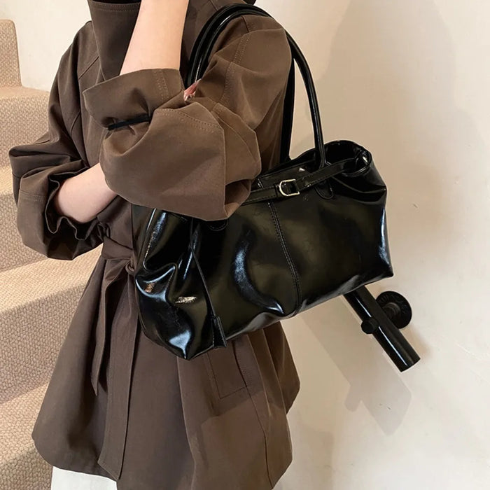 Stylish Vegan Leather Tote Bag with Tassel Detail and Spacious Interior - Samanta Factory