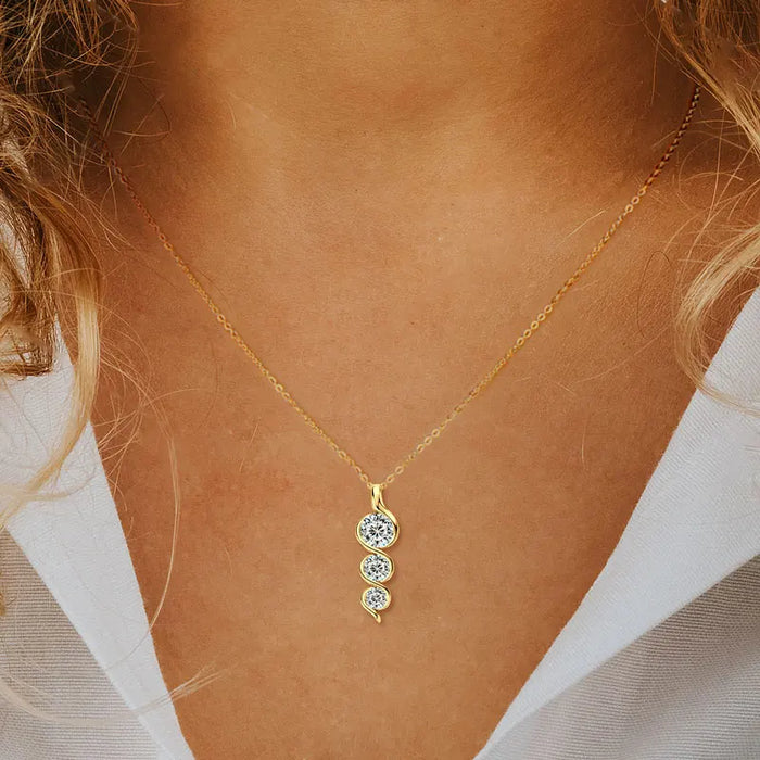Moissanite Pendant Necklace – Twisted Round-Cut D-Color VVS1