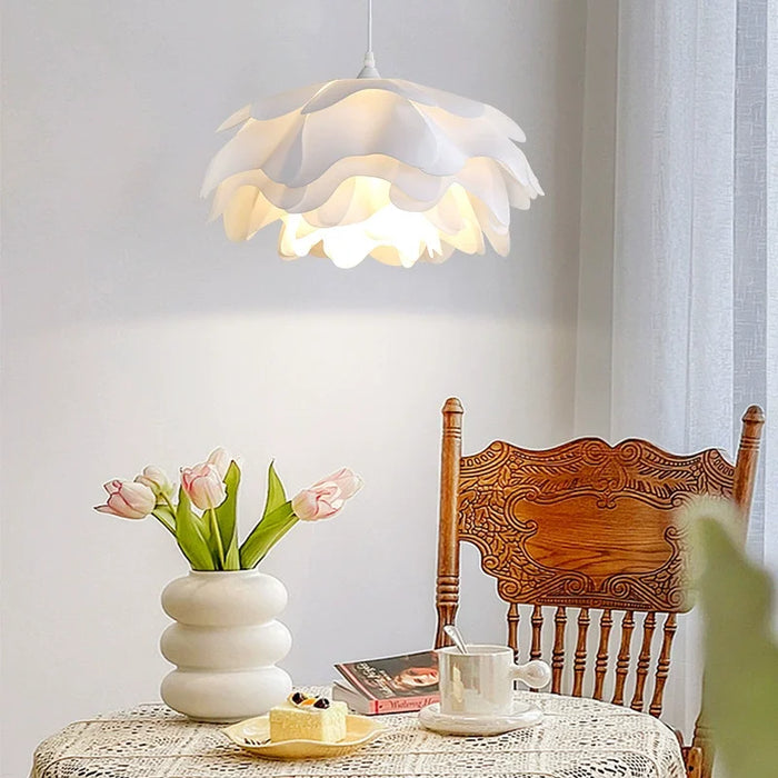 Nordic Pine Cone Pendant Light – White Hand-Knitted Metal Chandelier - Samanta Factory