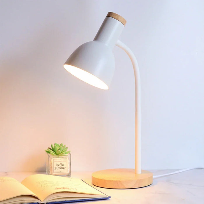Wooden Desk Lamp – Elegant Design with E27 Socket for Soft, Eye-Friendly Lighting - Samanta Factory