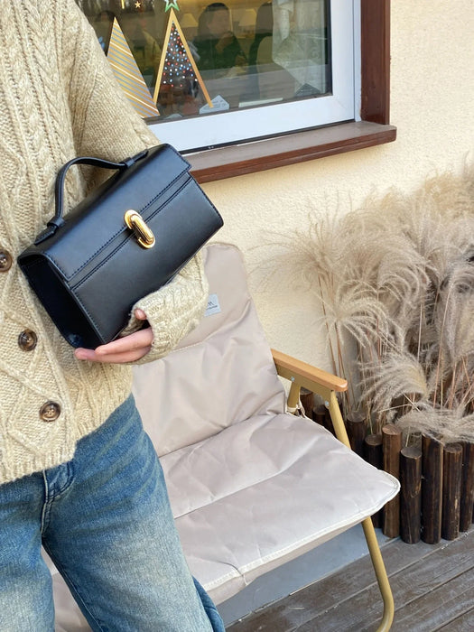 Women’s Leather Baguette Handbag – Minimalist Day Clutch