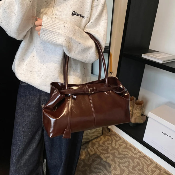 Stylish Vegan Leather Tote Bag with Tassel Detail and Spacious Interior - Samanta Factory