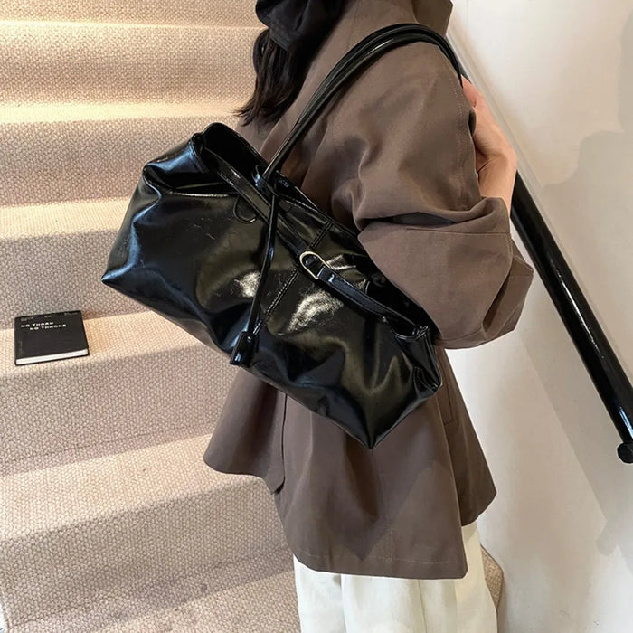 Stylish Vegan Leather Tote Bag with Tassel Detail and Spacious Interior - Samanta Factory