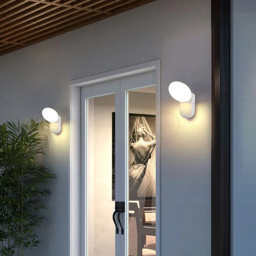 PIR motion sensor LED wall light, waterproof outdoor aluminum lamp for porch, garden, and home security.