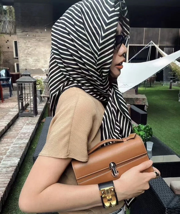 Women’s Leather Baguette Handbag – Minimalist Day Clutch