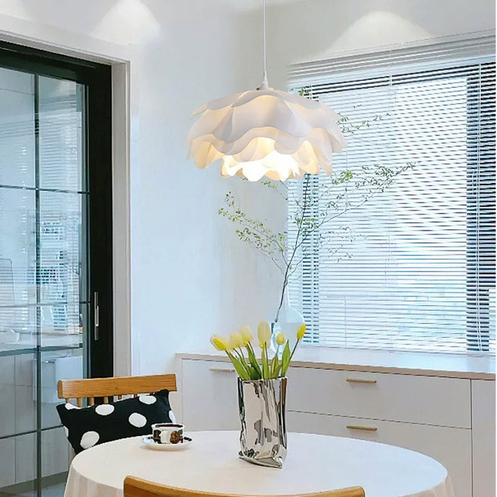 Nordic Pine Cone Pendant Light – White Hand-Knitted Metal Chandelier - Samanta Factory
