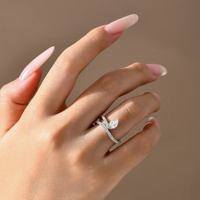 Pear Cut Moissanite Ring – 0.8CT D VVS1 S925 Sterling Silver