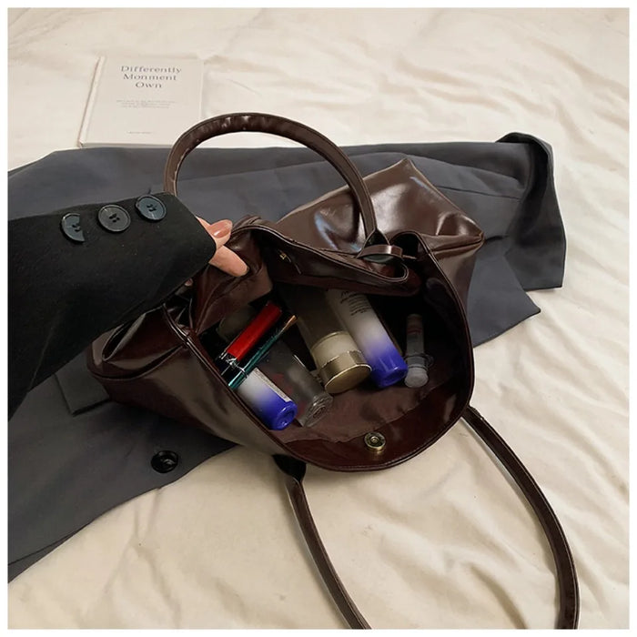 Stylish Vegan Leather Tote Bag with Tassel Detail and Spacious Interior - Samanta Factory