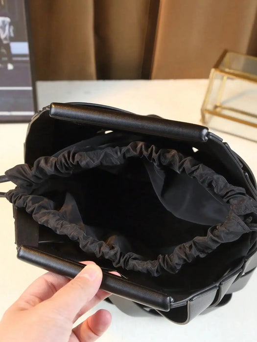 Woven Design Women Handbag, Tote Basket Bag, High-End Niche Inverted Triangle Shaped Fashion Commuter Bag, Casual Style SF