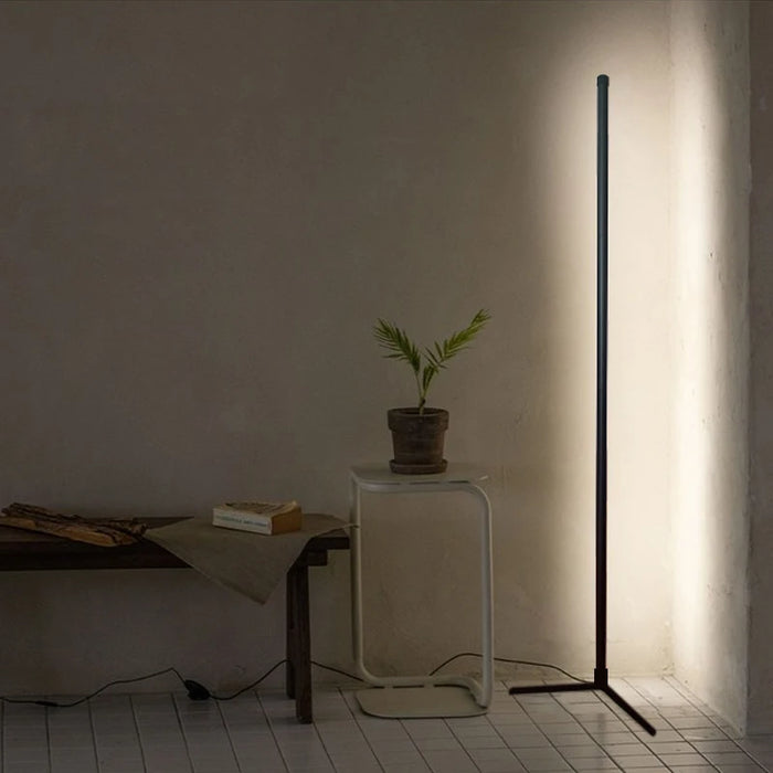 Modern RGBIC Smart Floor Lamp with 16M Colors, Music Sync & Remote App Control - Samanta Factory