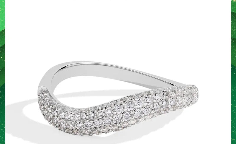 S925 Moissanite Ring – D-Color VVS1 Wavy Band