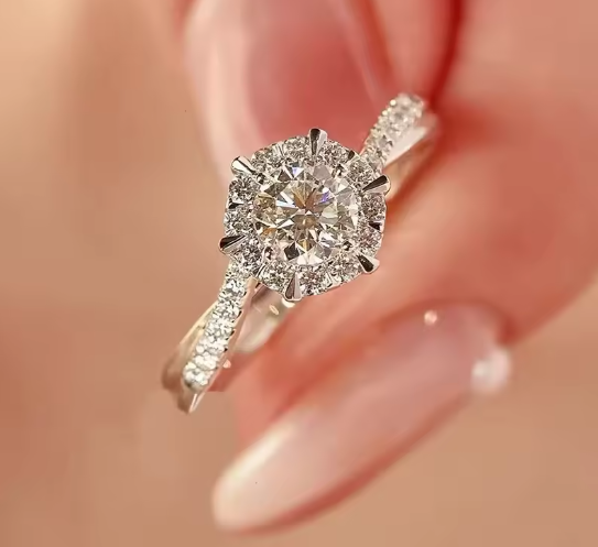 Moissanite Fashion Ring – Platinum-Plated Sparkle for Women