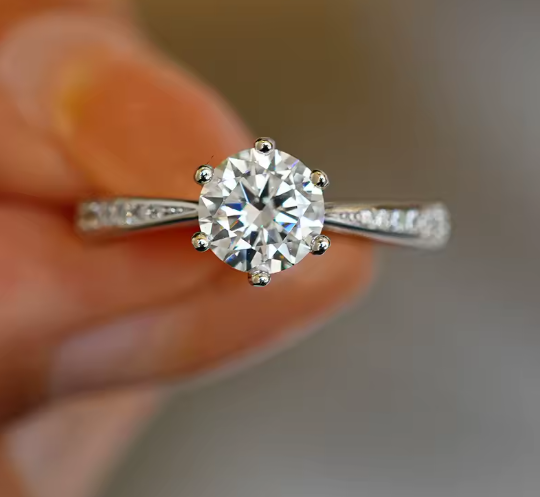 Moissanite Fashion Ring – Platinum-Plated Sparkle for Women