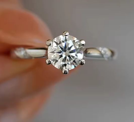 Moissanite Fashion Ring – Platinum-Plated Sparkle for Women