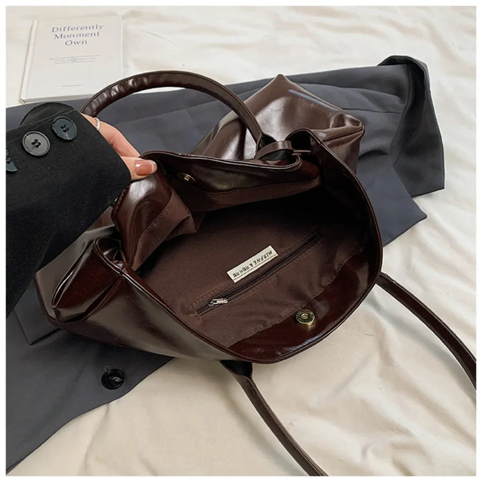 Stylish Vegan Leather Tote Bag with Tassel Detail and Spacious Interior - Samanta Factory