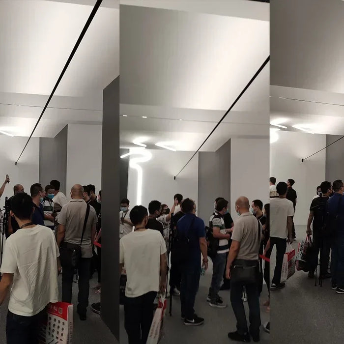 Modern Linear LED Wall Lamp – Black & White Minimalist Skyline Design - Samanta Factory