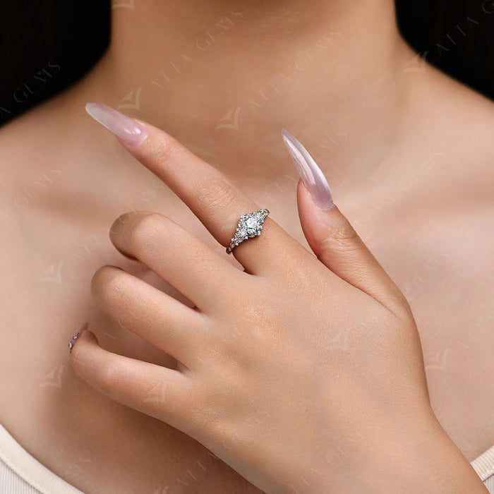 Moissanite Diamond Ring – 1CT D VVS1 Round Cut SF