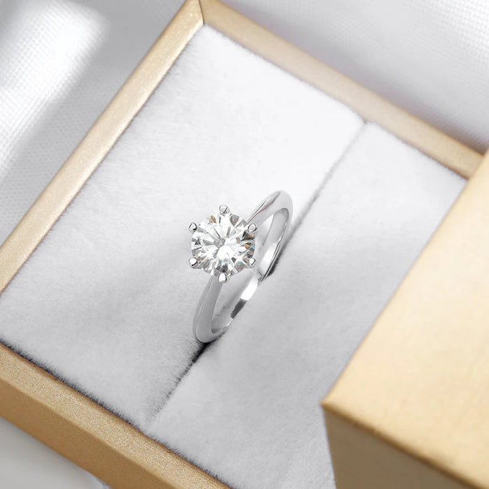 Moissanite Engagement Ring – VVS1 Round Brilliant 925 Silver