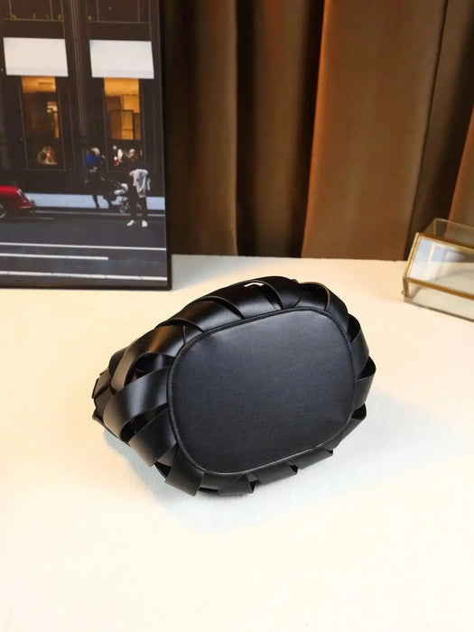 Woven Design Women Handbag, Tote Basket Bag, High-End Niche Inverted Triangle Shaped Fashion Commuter Bag, Casual Style SF