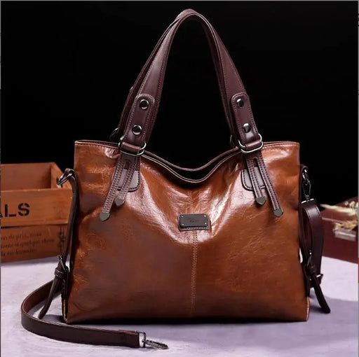 Vintage casual tote handbag in patent leather with high capacity and compartments