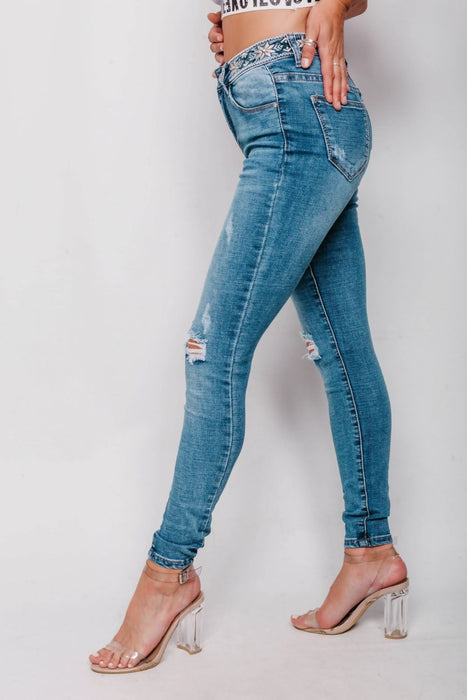 Light Wash Ripped Skinny Jeans - Samanta Factory