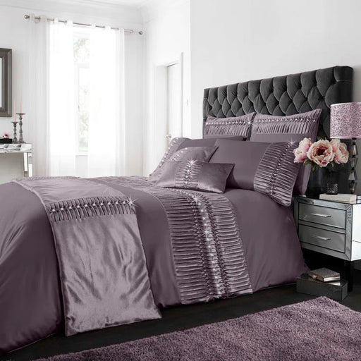 Elegant Porto Diamante polycotton bedding set in multiple colors with matching accessories