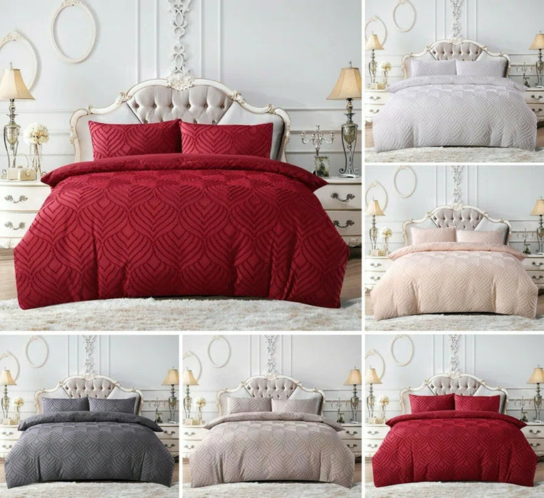 Garnes Polyester Damask Duvet Cover Set with Pillowcases