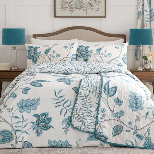 Polyester floral duvet cover set with vintage heritage print and matching pillowcases

